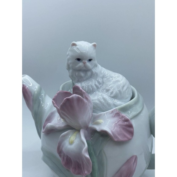 Porcelain Persian Cat Lily Flower Teapot - Picture 2 of 7